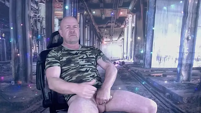 Snapshot of ManlyPrisonGuy chatting on 12/16/25, 01:26 ManlyPrisonGuy online show from 12/16/25, 01:26