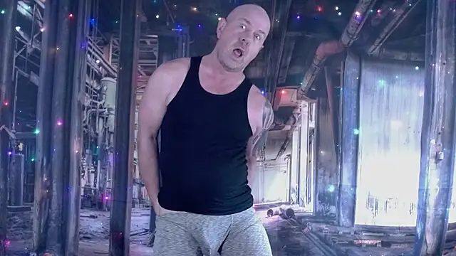 Snapshot of ManlyPrisonGuy chatting on 11/29/25, 01:22 ManlyPrisonGuy online show from 11/29/25, 01:22