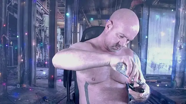 Snapshot of ManlyPrisonGuy chatting on 11/26/25, 01:11 ManlyPrisonGuy online show from 11/26/25, 01:11