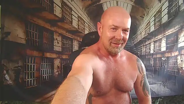 Snapshot of ManlyPrisonGuy chatting on 05/19/26, 02:24 ManlyPrisonGuy online show from 05/19/26, 02:24