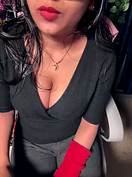 sexy-simmy online show from 12/22/25, 06:52