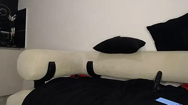 Snapshot of CurvyGlass chatting on 02/05/26, 12:50 CurvyGlass online show from 02/05/26, 12:50