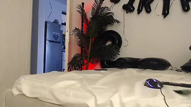 CurvyGlass online show from 10/16/25, 02:36