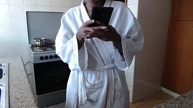 Snapshot of CurvyGlass chatting on 02/17/26, 08:22 CurvyGlass online show from 02/17/26, 08:22