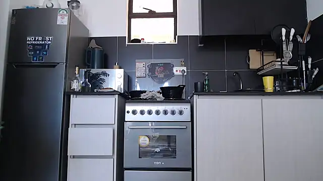 Snapshot of CurvyGlass chatting on 01/14/26, 11:58 CurvyGlass online show from 01/14/26, 11:58