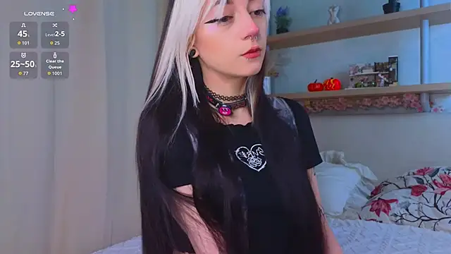 TristaRoht online show from 10/28/25, 03:11