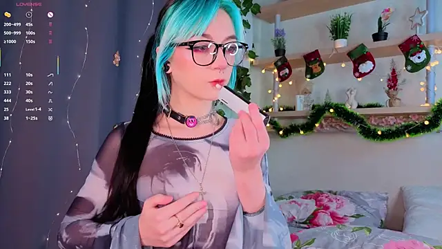 TristaRoht online show from 12/19/25, 03:03