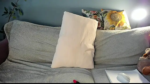 missbenz online show from 02/20/26, 09:33