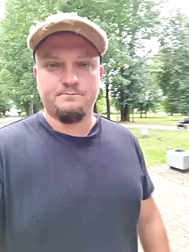 Snapshot of Pandasky chatting on 09/14/25, 07:31 Pandasky online show from 09/14/25, 07:31