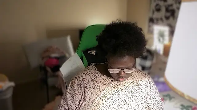 Yagurl  west online show from 12/23/25, 01:16