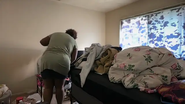 Snapshot of Yagurl__west chatting on 02/05/26, 12:28 Yagurl west online show from 02/05/26, 12:28