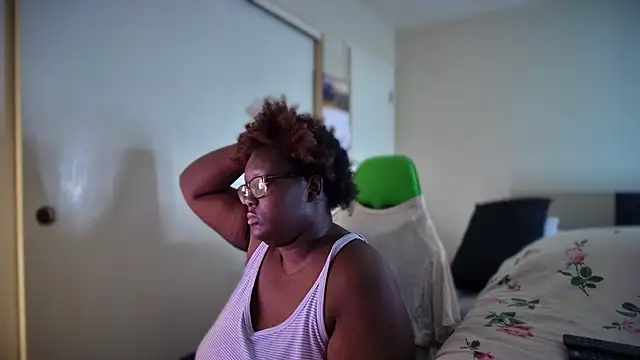 Snapshot of Yagurl__west chatting on 02/07/26, 04:20 Yagurl west online show from 02/07/26, 04:20