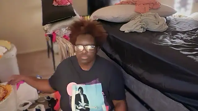 Snapshot of Yagurl__west chatting on 02/10/26, 05:17 Yagurl west online show from 02/10/26, 05:17