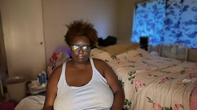 Snapshot of Yagurl__west chatting on 02/11/26, 12:54 Yagurl west online show from 02/11/26, 12:54