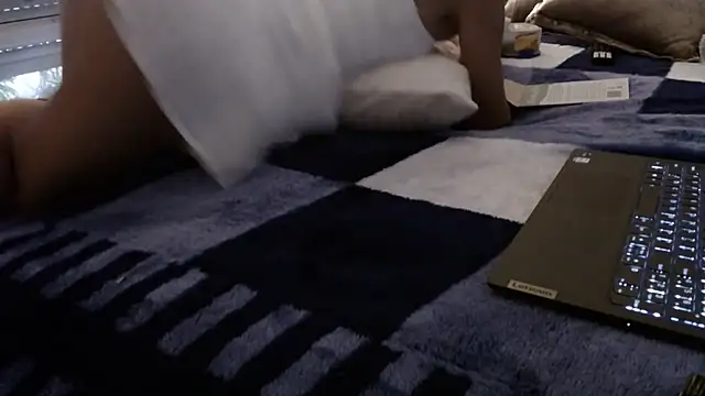 Snapshot of nevertardy13 chatting on 02/25/26, 10:20 nevertardy13 online show from 02/25/26, 10:20