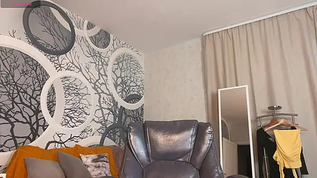 viviann evans online show from 05/13/26, 01:01