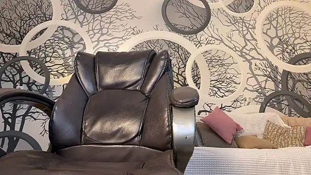 viviann evans online show from 06/12/26, 01:03
