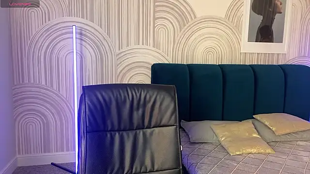 viviann evans online show from 03/28/26, 01:06