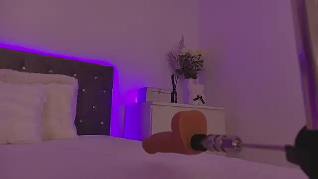 MissyJ online show from 12/04/24, 01:58