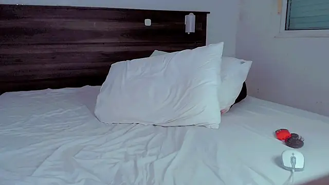 isahot22 online show from 11/13/25, 09:19