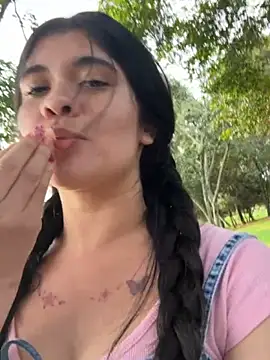 ambar-adaams online show from 06/03/26, 10:36