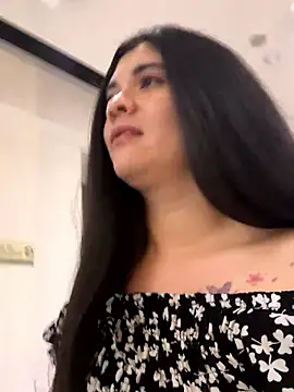 ambar-adaams online show from 06/04/26, 11:09