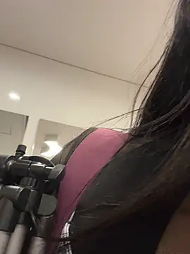 ambar-adaams online show from 06/11/26, 12:32
