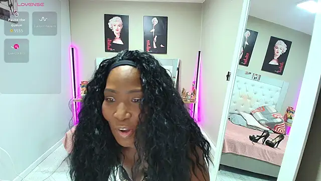 Snapshot of kimmturner chatting on 06/03/26, 12:50 kimmturner online show from 06/03/26, 12:50