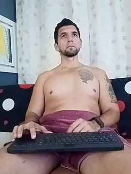 Snapshot of JULESLAKES chatting on 04/07/26, 01:24 JULESLAKES online show from 04/07/26, 01:24