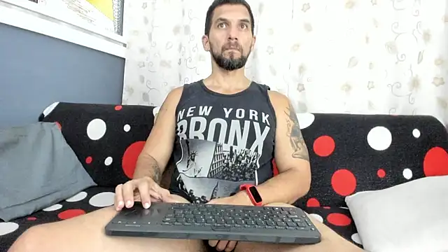 JULESLAKES online show from 10/31/25, 04:03