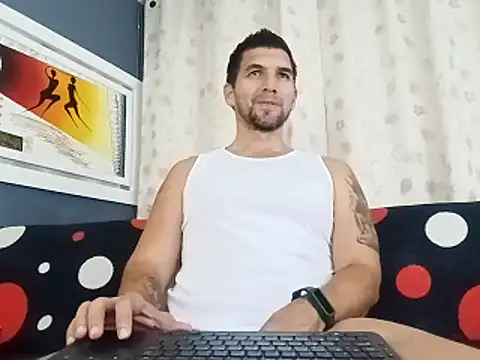 Snapshot of JULESLAKES chatting on 04/05/26, 02:13 JULESLAKES online show from 04/05/26, 02:13