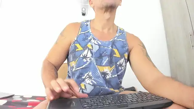 Snapshot of JULESLAKES chatting on 03/17/26, 01:47 JULESLAKES online show from 03/17/26, 01:47