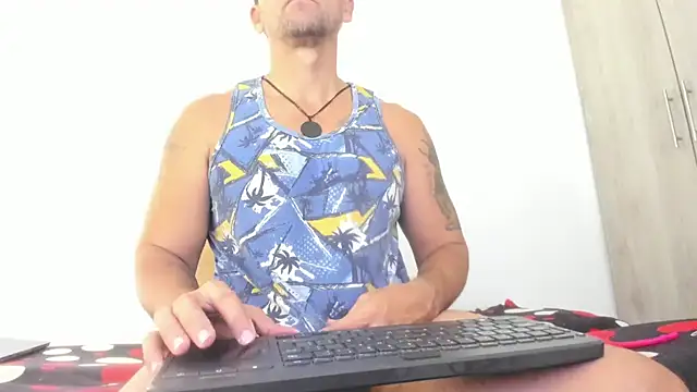 Snapshot of JULESLAKES chatting on 03/20/26, 02:40 JULESLAKES online show from 03/20/26, 02:40