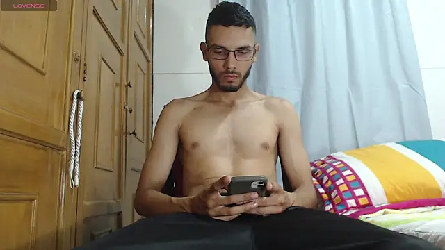 russthiago online show from 05/09/26, 02:42
