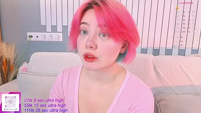 Snapshot of __KawaiiYuki__ chatting on 10/16/25, 05:49   KawaiiYuki   online show from 10/16/25, 05:49