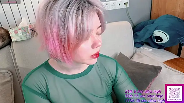   KawaiiYuki   online show from 05/17/26, 04:12