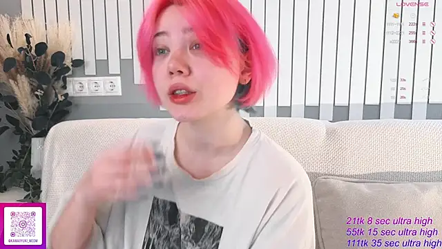   KawaiiYuki   online show from 11/16/25, 06:29