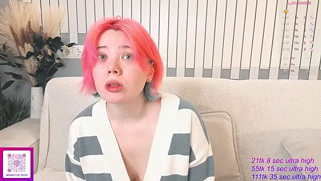   KawaiiYuki   online show from 11/27/25, 10:16