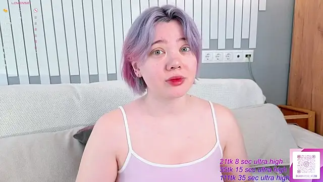   KawaiiYuki   online show from 04/27/26, 04:10