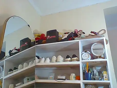 Poisonous Ivy online show from 04/07/26, 12:01