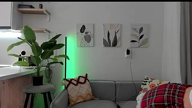 sarahphyllis online show from 10/11/25, 04:41