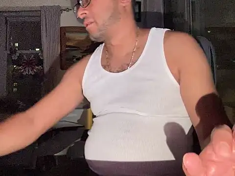 Snapshot of ThickDick_Daddy chatting on 07/25/26, 06:32 ThickDick Daddy online show from 07/25/26, 06:32
