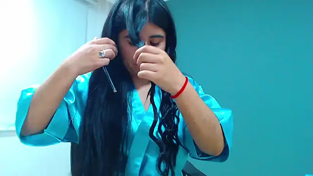 danna- roouss online show from 10/10/25, 10:10