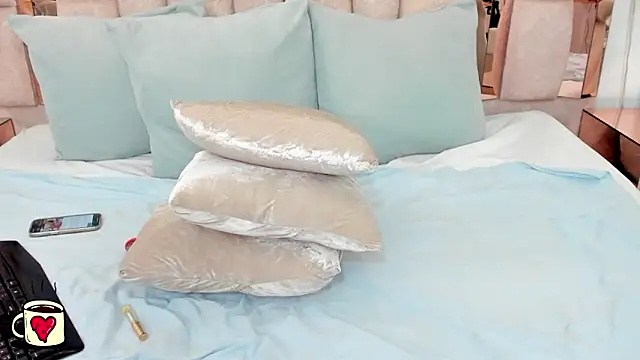 charis hill online show from 11/19/25, 02:00