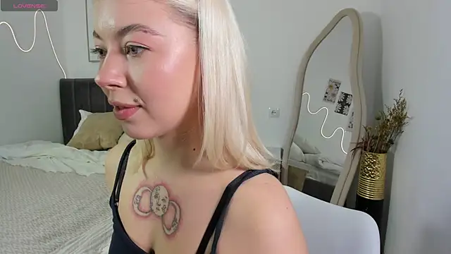 SimonaGerry online show from 10/15/25, 04:44