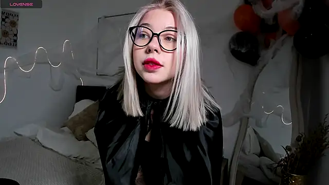 SimonaGerry online show from 10/29/25, 04:33