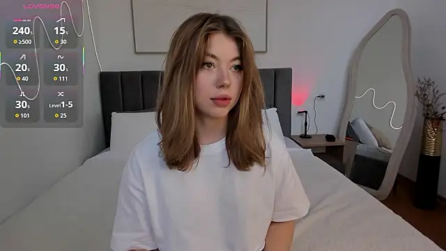 Snapshot of SimonaGerry chatting on 03/26/26, 06:44 SimonaGerry online show from 03/26/26, 06:44