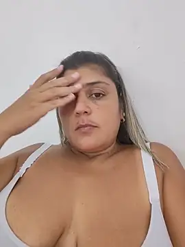Snapshot of AlyDenalioficial chatting on 05/29/26, 11:22 AlyDenalioficial online show from 05/29/26, 11:22