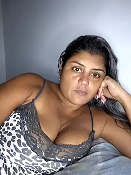 Snapshot of AlyDenalioficial chatting on 10/04/25, 06:09 AlyDenalioficial online show from 10/04/25, 06:09