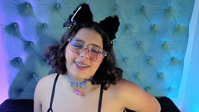 Paola Lyon  online show from 11/19/25, 05:46